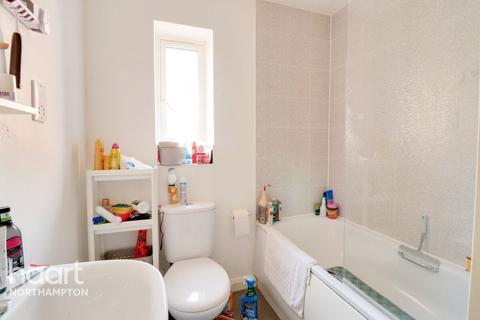 9 Cutler Close, Northampton, NN2 7EY