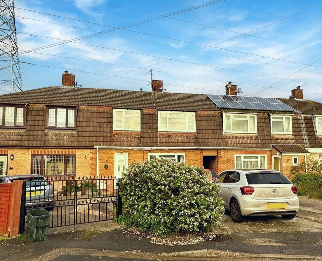 Mead, Cleeve 3 bed terraced house for sale £279,950