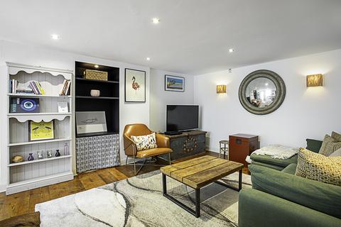 3 bedroom flat to rent,  Palace Gardens Terrace, London W8