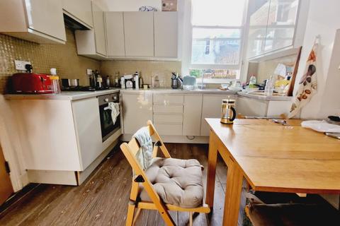 4 bedroom flat to rent, Crowland Road, Tottenham