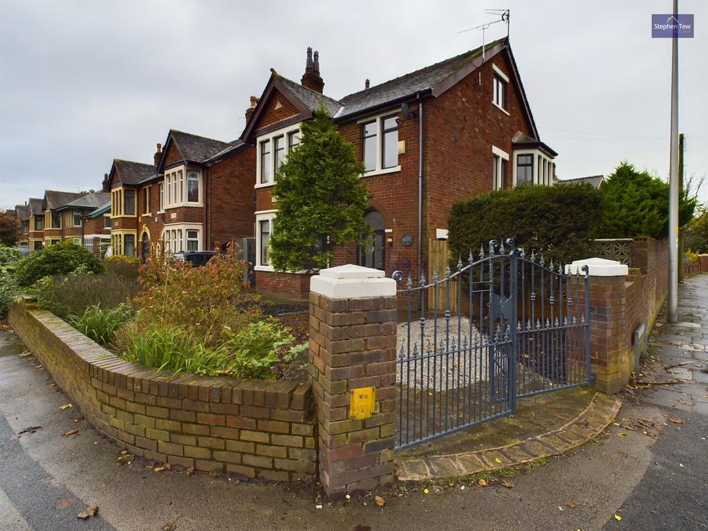 West Park Drive, Blackpool, FY3 5 bed detached house for sale £500,000