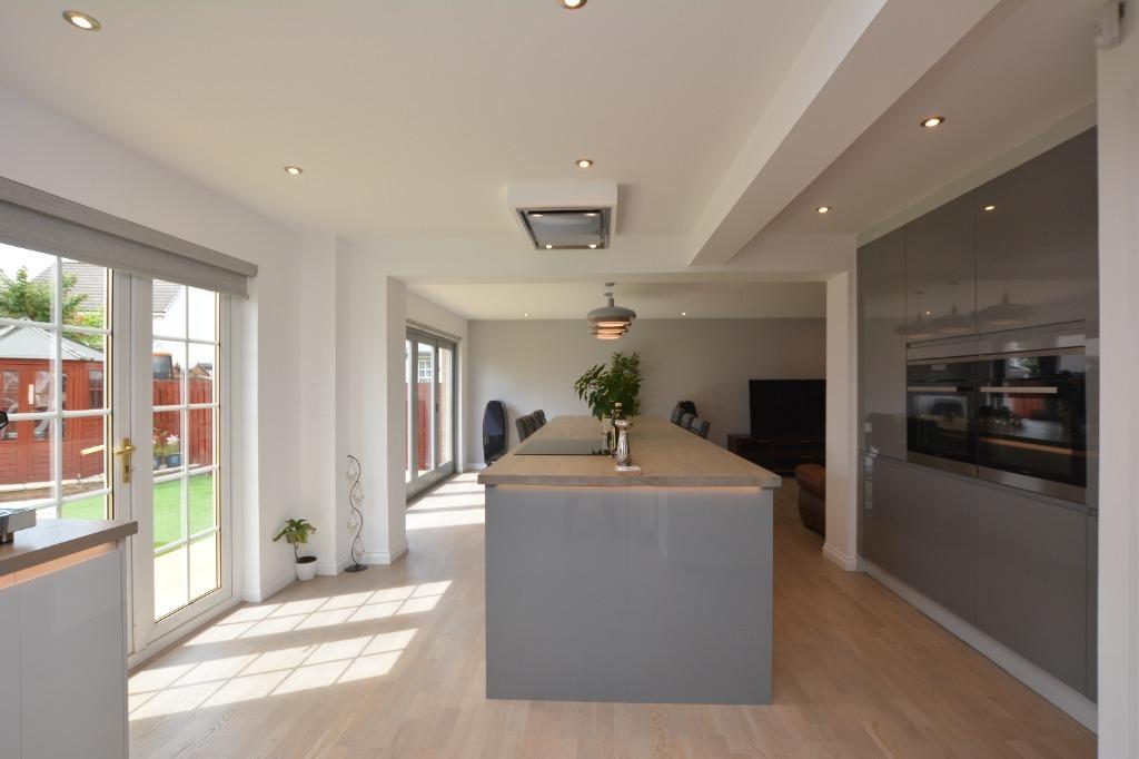 Macdonald Court, Larbert, Stirlingshire, FK5 4FR 5 bed detached house