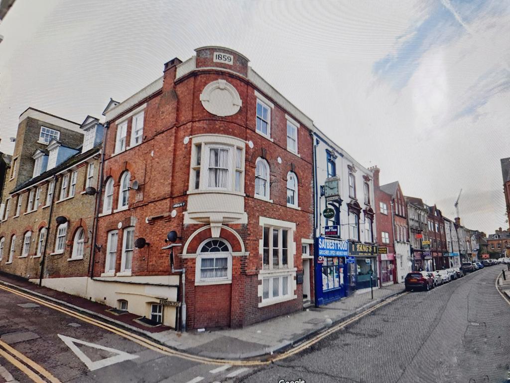 High Street Chatham ME4 1 Bed Flat 750 Pcm 173 Pw 