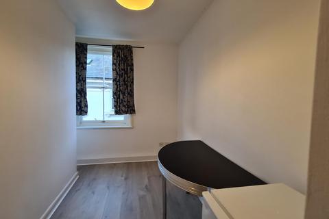 1 bedroom flat to rent - High Street, Chatham, ME4
