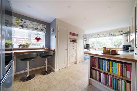 4 bedroom detached house for sale - Kuching, Andover Road, Ludgershall
