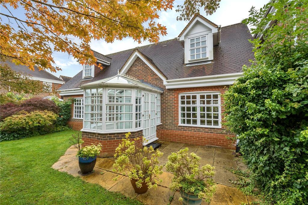 Priestland Gardens, Castle Village, Berkhamsted, Hertfordshire, HP4 3 bed retirement property