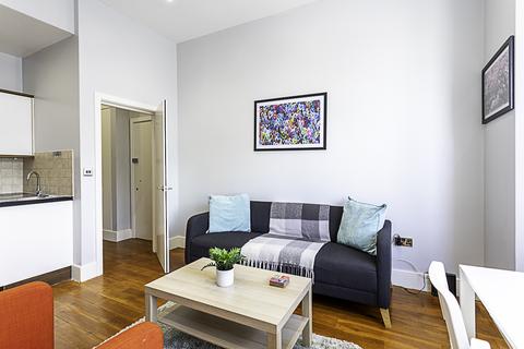 2 bedroom flat to rent,  Saint John's Hill, London SW11