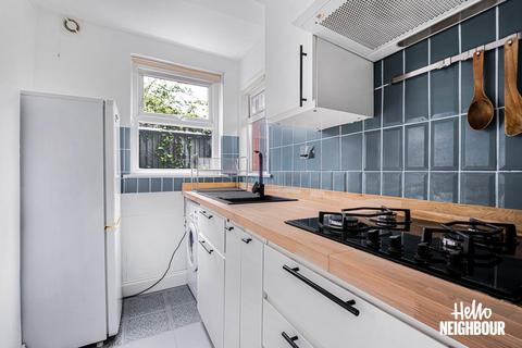 2 bedroom apartment to rent - Myrtledene Road, London, SE2