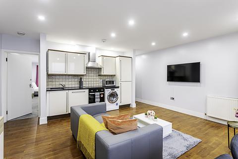 2 bedroom flat to rent,  Saint Johns Hill, London SW11