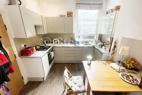 4 bedroom terraced house to rent, Crowland Road, London, N15