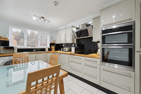 5 Canberra Court Braidpark Drive, Giffnock, Glasgow, G46 6NS