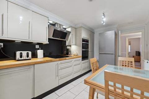 5 Canberra Court Braidpark Drive, Giffnock, Glasgow, G46 6NS