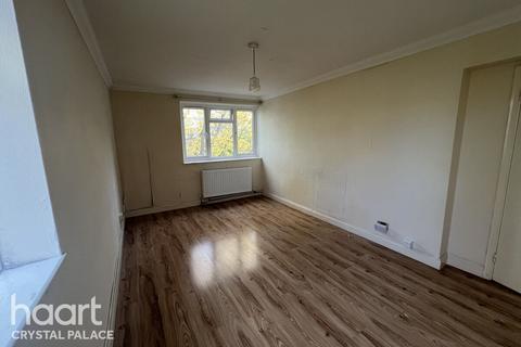 1 bedroom flat for sale, Woodland Close, Crystal Palace, London