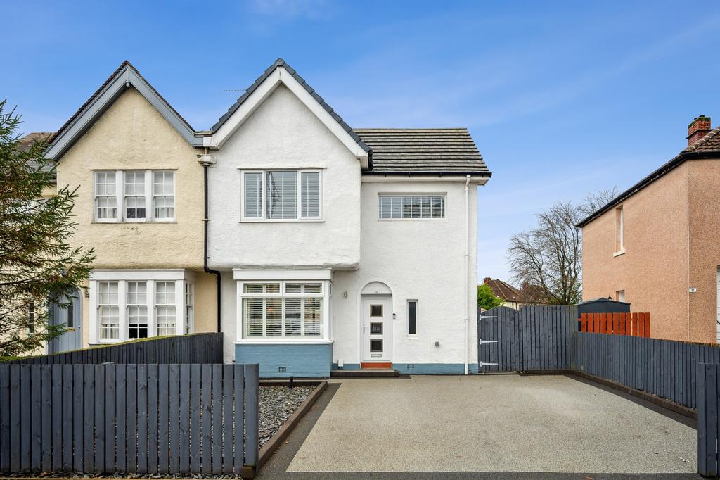 Eriska Avenue, Scotstounhill, Glasgow, G14 0XZ 2 bed semidetached