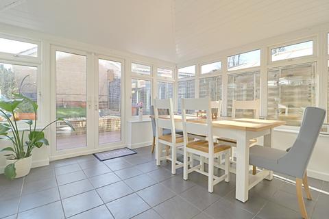 40 Oceana Crescent, Beggarwood, Basingstoke, RG22 4FE