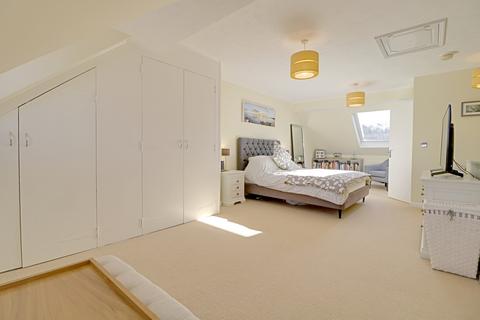40 Oceana Crescent, Beggarwood, Basingstoke, RG22 4FE