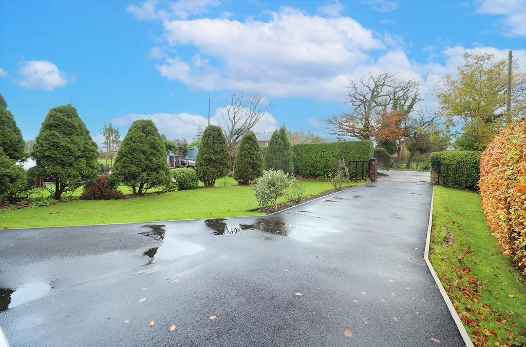 Garstang Road, Barton PR3 4 bed semidetached house for sale £375,000