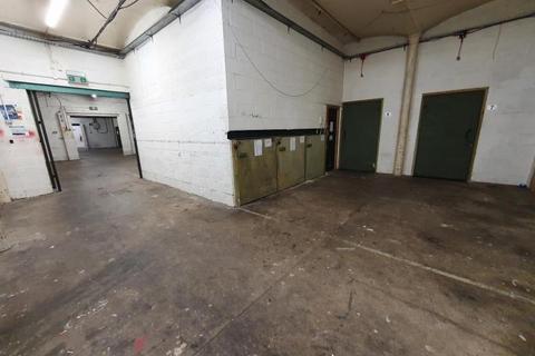 Property to rent, Unit 12/12a, Store 5