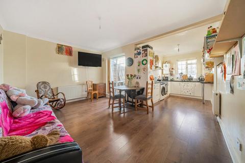 2 bedroom flat for sale - Wickham Road, Beckenham