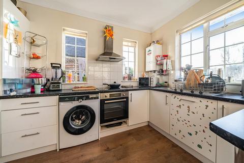 2 bedroom flat for sale - Wickham Road, Beckenham