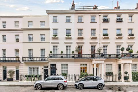 3 bedroom maisonette for sale, Ebury Street, London, SW1W.