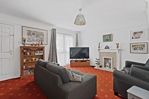 12 Calbourne, Netley Abbey, Southampton, SO31 5GS