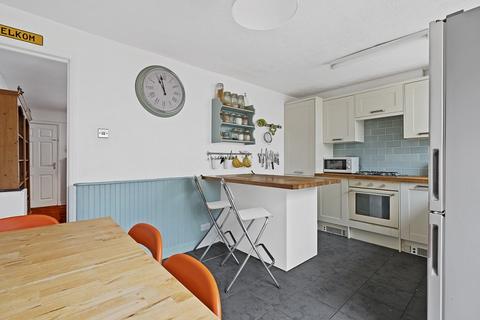 12 Calbourne, Netley Abbey, Southampton, SO31 5GS