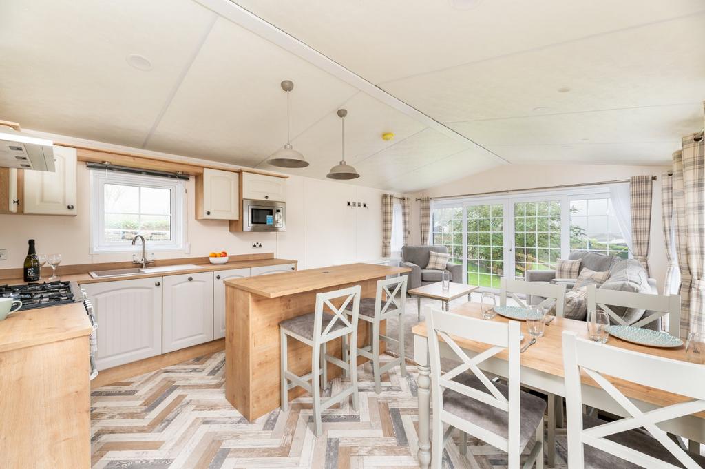 Otley Old Road, Horsforth, Leeds, West Yorkshire, LS18 2 bed detached