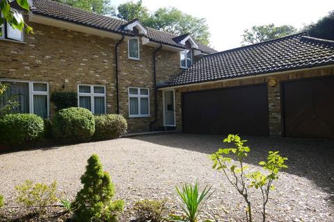 2 bedroom flat to rent, Watford Road, Northwood HA6