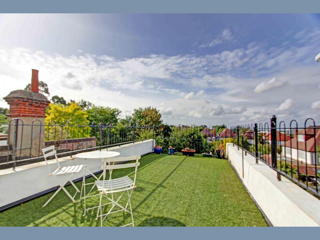 Guilford Avenue, Surbiton, KT5 1 bed flat to rent £1,250 pcm (£288 pw)