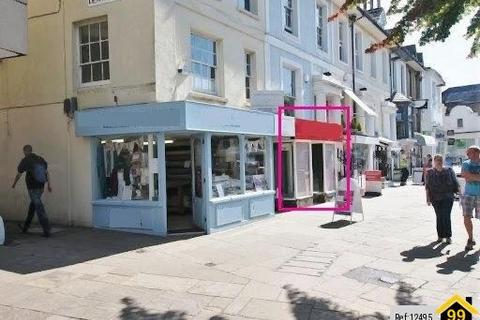 Retail property (high street) to rent, Carfax, Horsham, West Sussexx, RH12