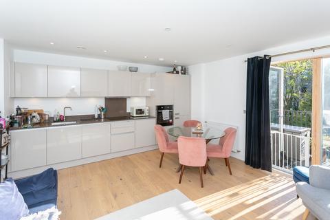 2 bedroom apartment for sale - Riverwell Close, Watford, Hertfordshire, WD18