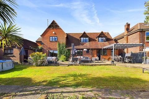 4 bedroom detached house for sale, Southview Road, Marlow SL7