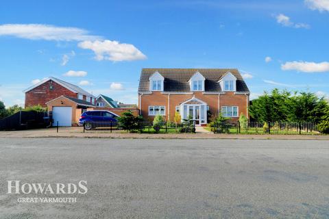 3 bedroom detached house for sale, Fremantle Road, Great Yarmouth