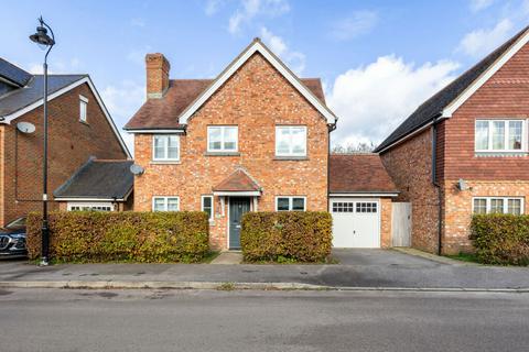 4 bedroom detached house for sale - Rookery Mead, Coulsdon, Surrey, CR5 1NY
