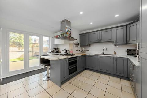 4 bedroom detached house for sale - Rookery Mead, Coulsdon, Surrey, CR5 1NY