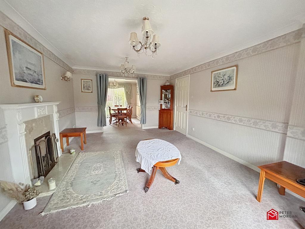 Picton Gardens, Bridgend, Bridgend County. CF31 3HJ 4 bed detached