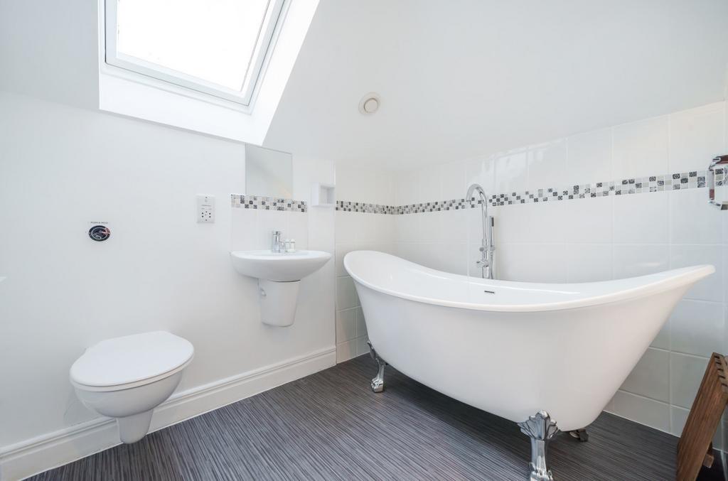 En-Suite Bathroom