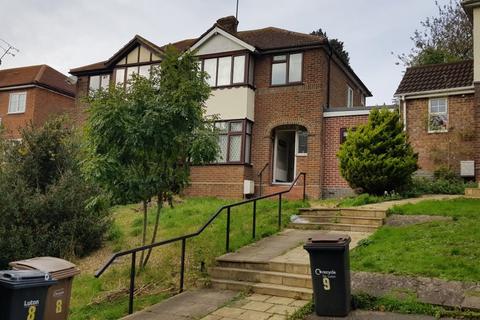 1 bedroom in a house share to rent, Eaton Green Road, Luton