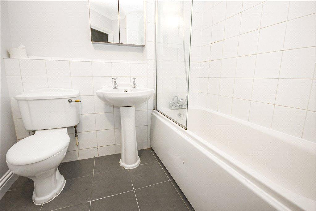 Apartment in Sunbury-on-Thames - View 5