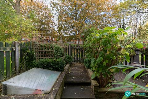 74 Springvale Walk, Sheffield, S6 3GY