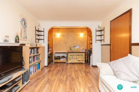 74 Springvale Walk, Sheffield, S6 3GY