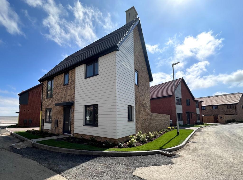Ham Road, Faversham Lakes, Faversham, Kent 3 bed detached house for