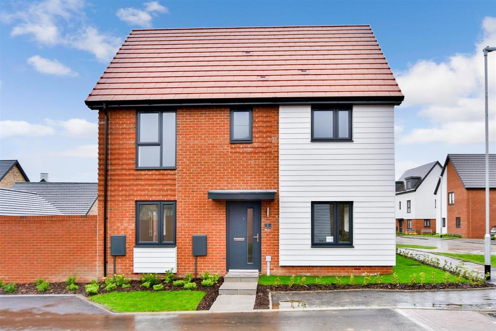 Ham Road, Faversham Lakes, Faversham, Kent 3 bed detached house for