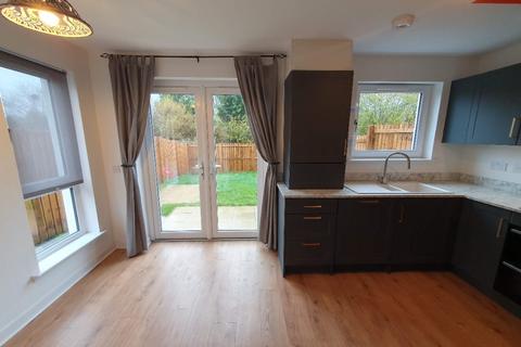 3 bedroom end of terrace house to rent - Lakeview Grove, Hogganfield, Glasgow, G33