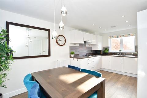 3 bedroom detached house for sale - Riggs Lane, Chichester, West Sussex