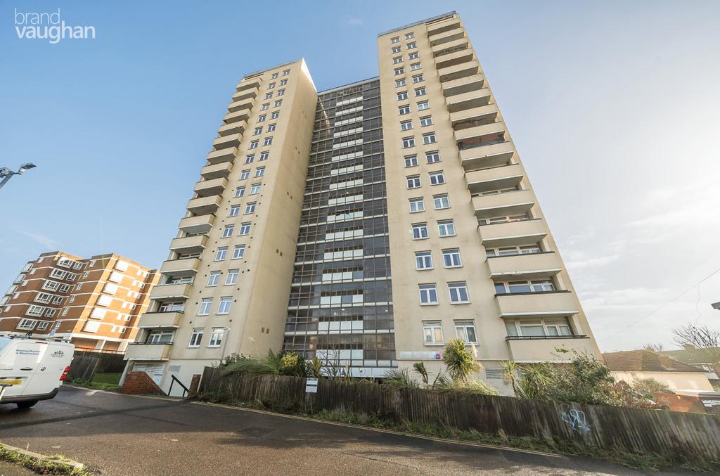 Hereford Court, BRIGHTON, East... 2 bed flat £1,450 pcm (£335 pw)