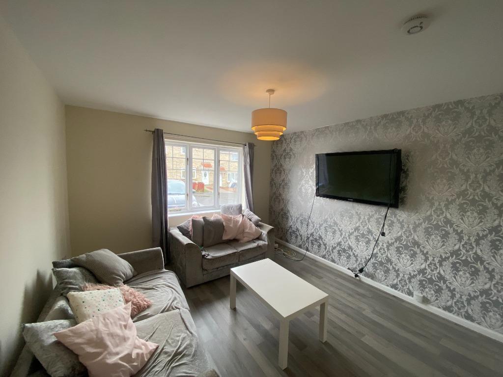 Morvenside, Wester Hailes, Edinburgh... 3 bed semidetached house £