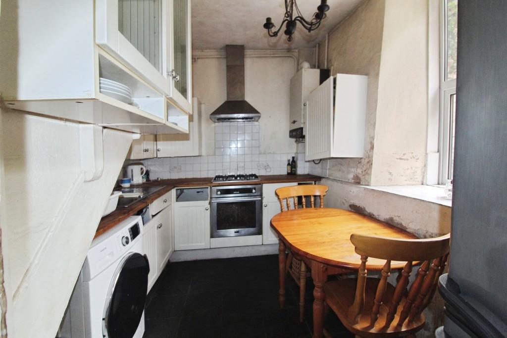 7f48f587-Kitchen