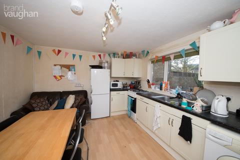 4 bedroom terraced house to rent, Thompson Road, Brighton BN1